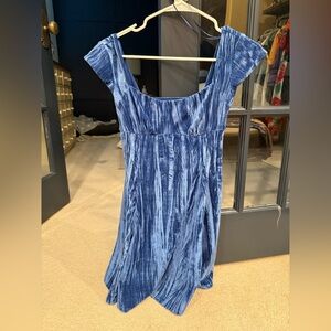 Urban Outfitters Velvet Mini dress. Size xs